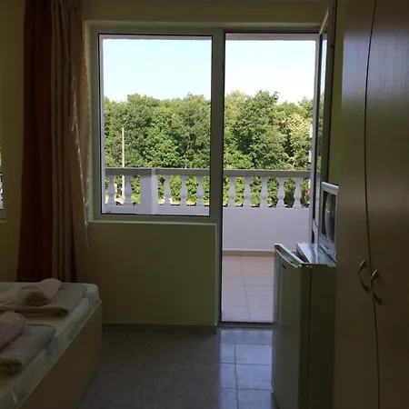 Guest Nia Elis 3* كيتن
