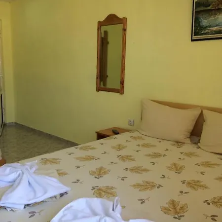 Guest Nia Elis بيت ضيافة كيتن