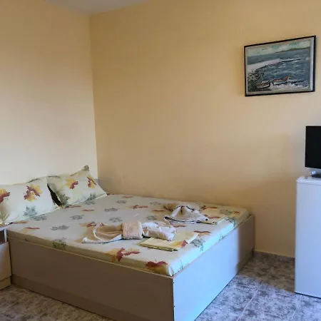 Гостевой дом Guest Nia Elis 3*