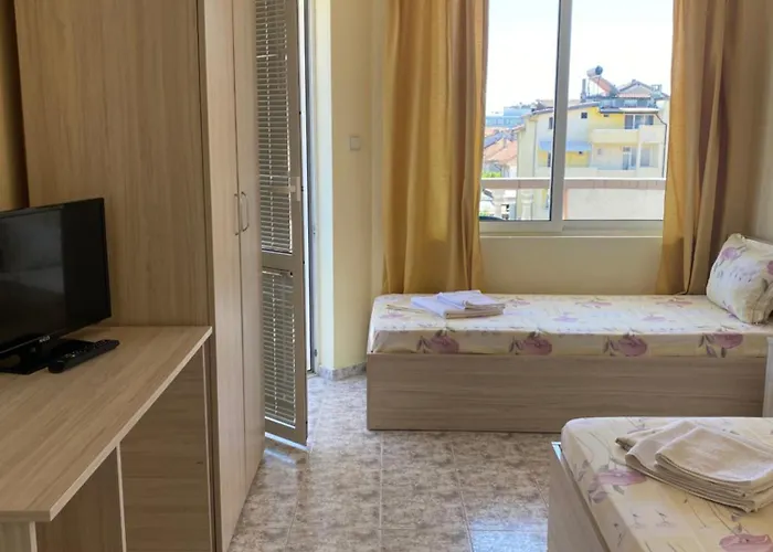 Guest Nia Elis 3* Китен